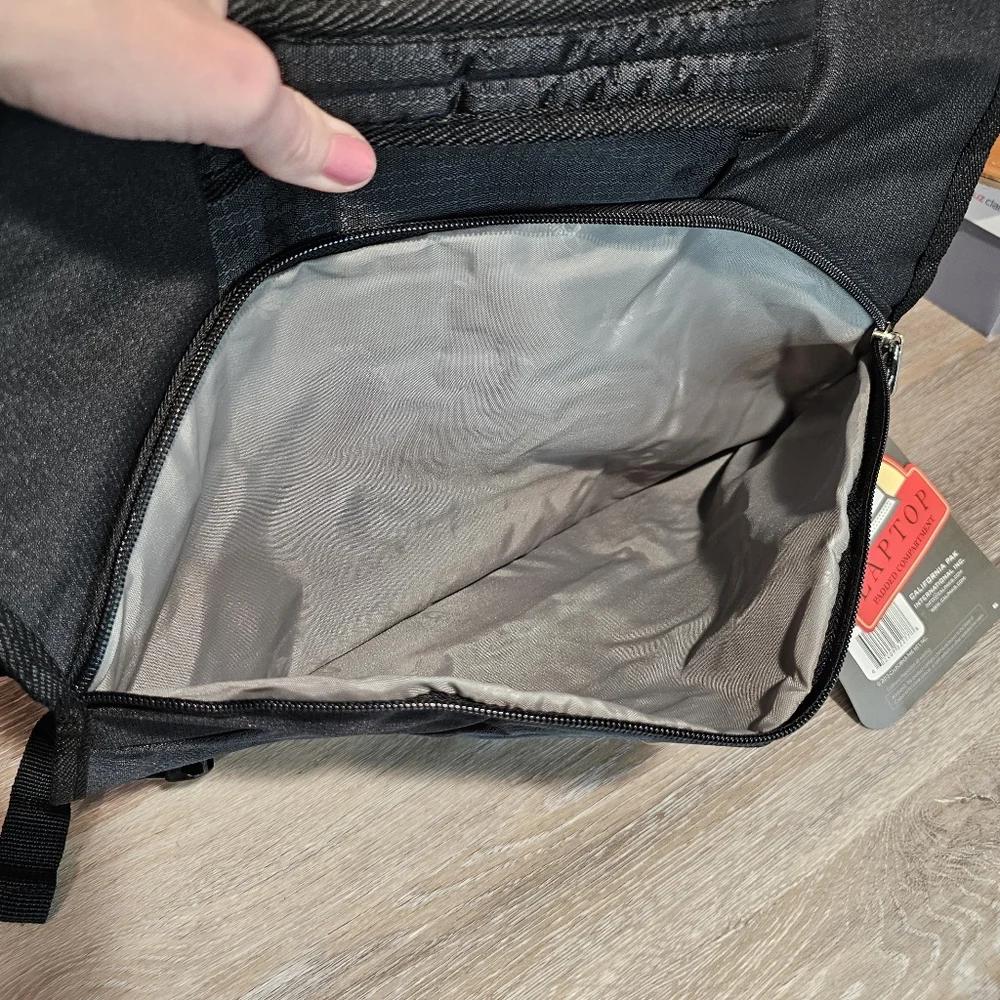 Giftable! Black Messenger Bag with Professional Design Backpack Student